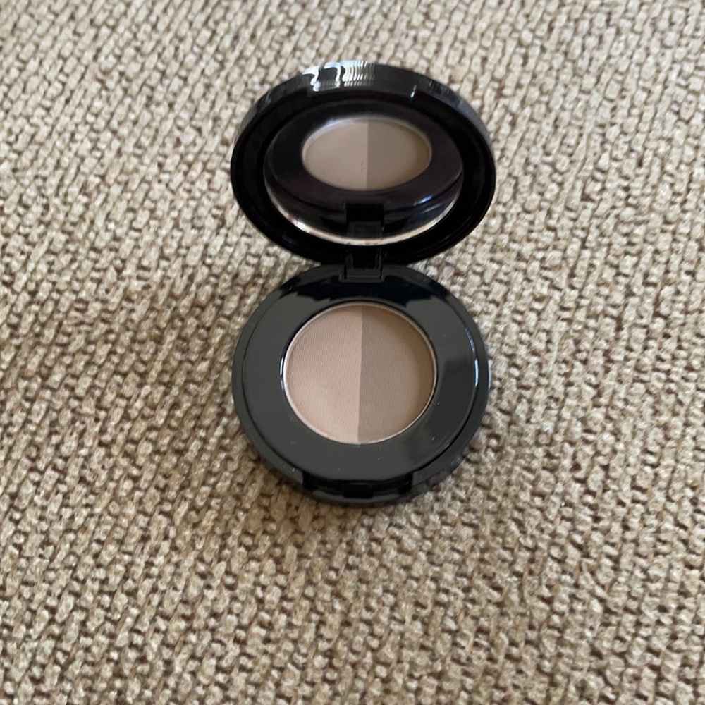 New! Anastasia brow powder duo. Medium Brown.
